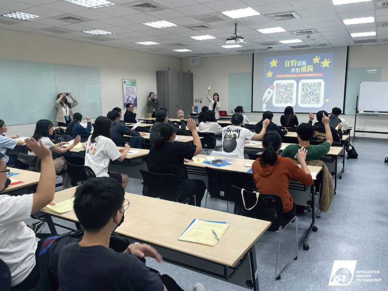 Inviting Tamkang University Students to Explore the Daily Life of Semiconductor Engineers